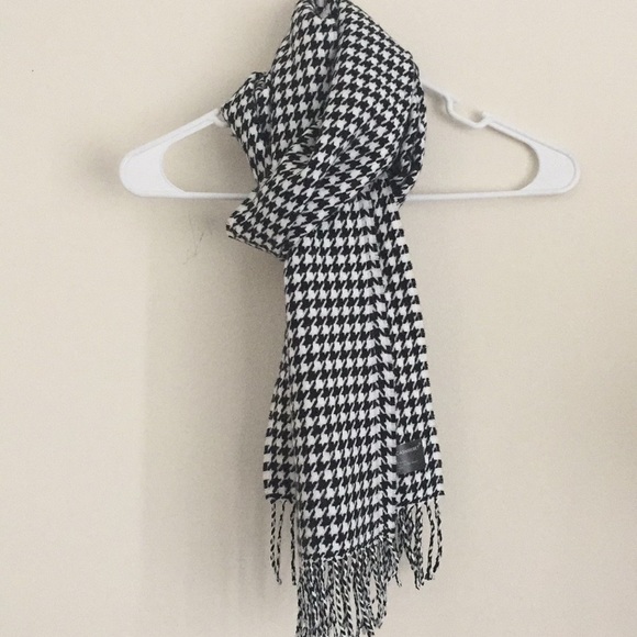 D&Y Accessories - Black and white scarf